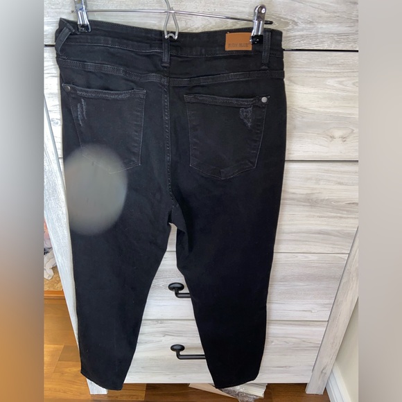 Judy blue boyfriend fit jeans - Picture 3 of 5